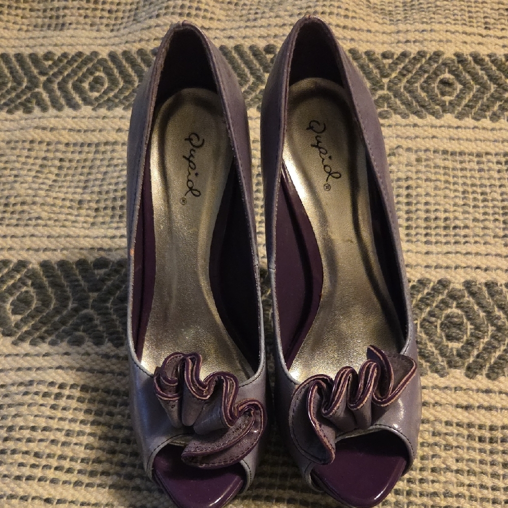Qupid Lavender Peep Toe Heels